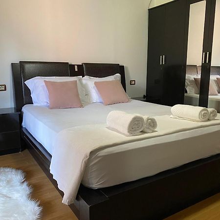 Bertis Guest House Гирокастра Экстерьер фото