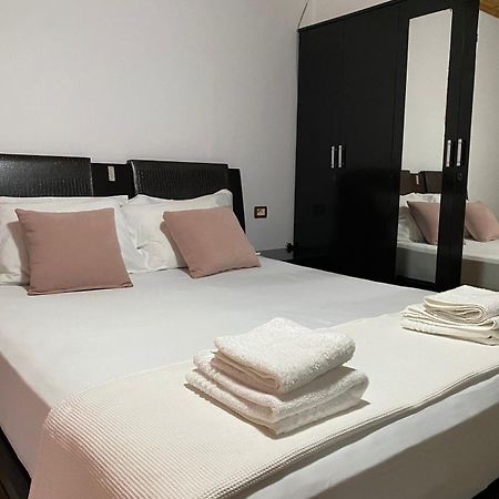 Bertis Guest House Гирокастра Экстерьер фото