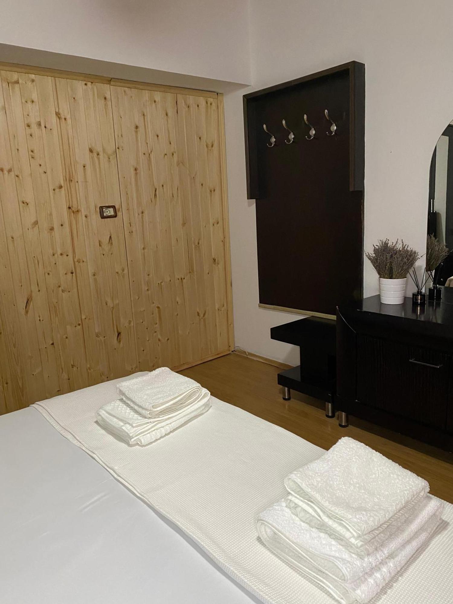 Bertis Guest House Гирокастра Экстерьер фото