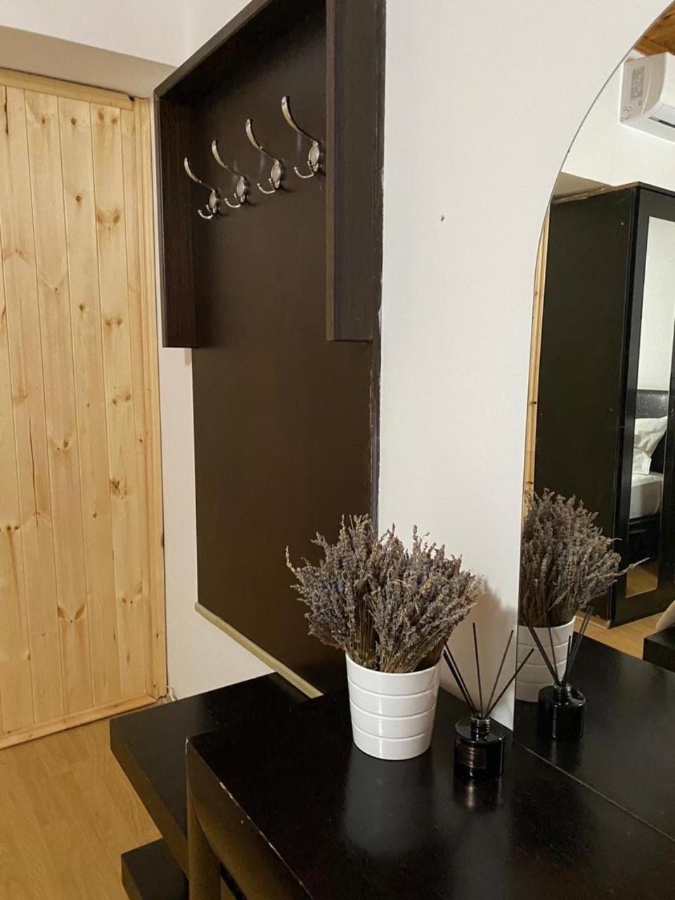Bertis Guest House Гирокастра Экстерьер фото