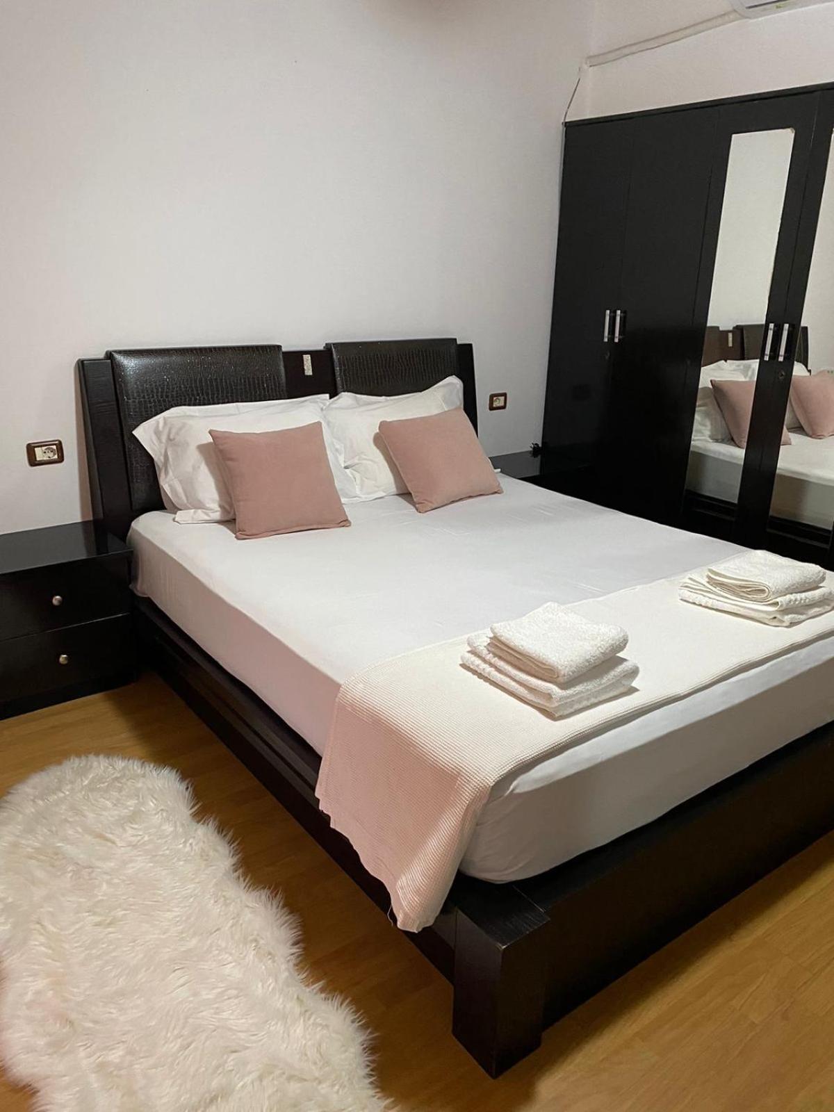 Bertis Guest House Гирокастра Экстерьер фото